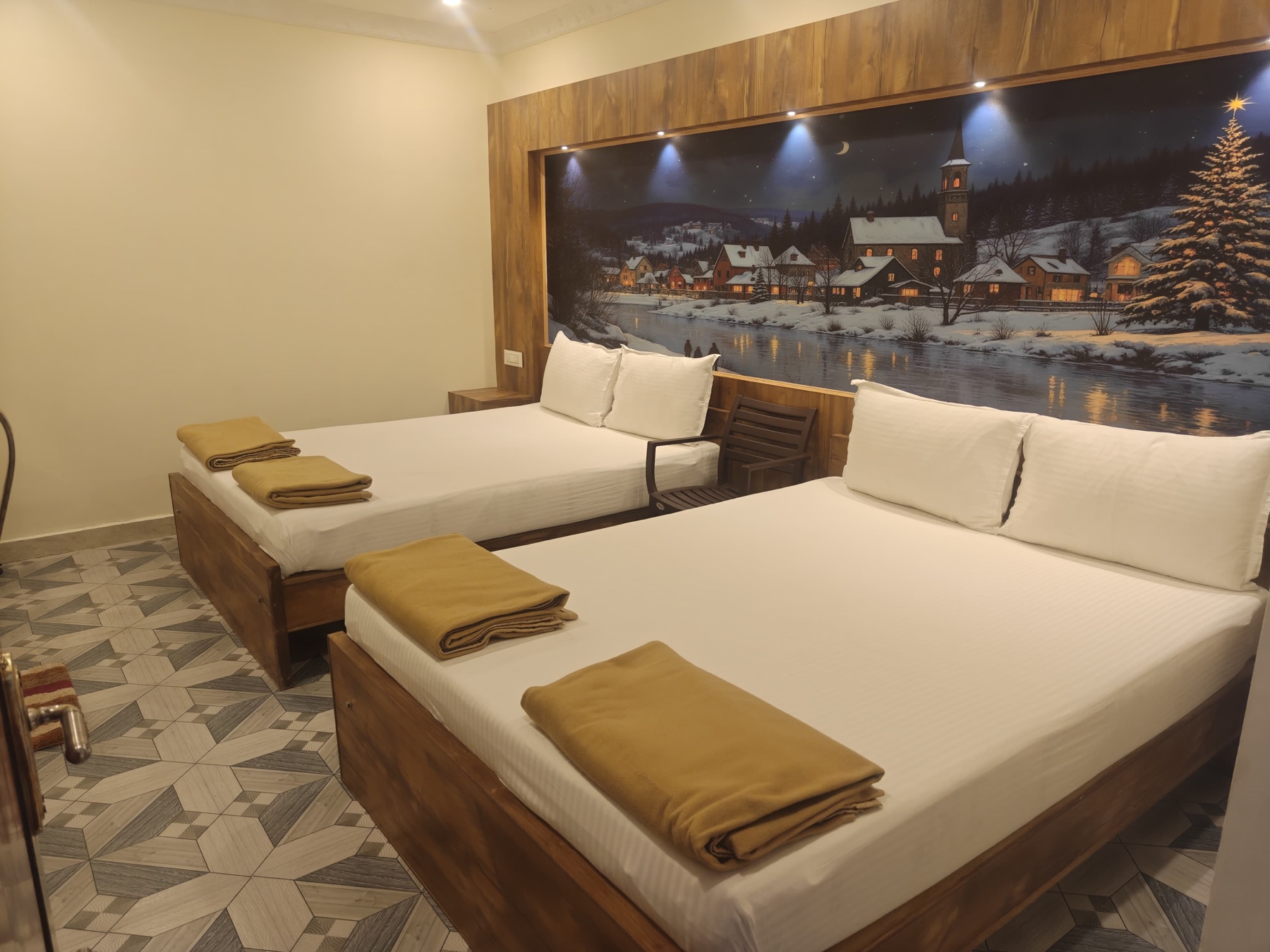 Four-cot family room at Sri Valli Residency Tiruchendur
