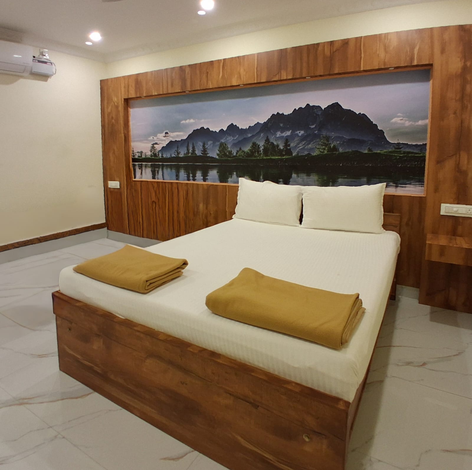 Executive Double Room wooden interior